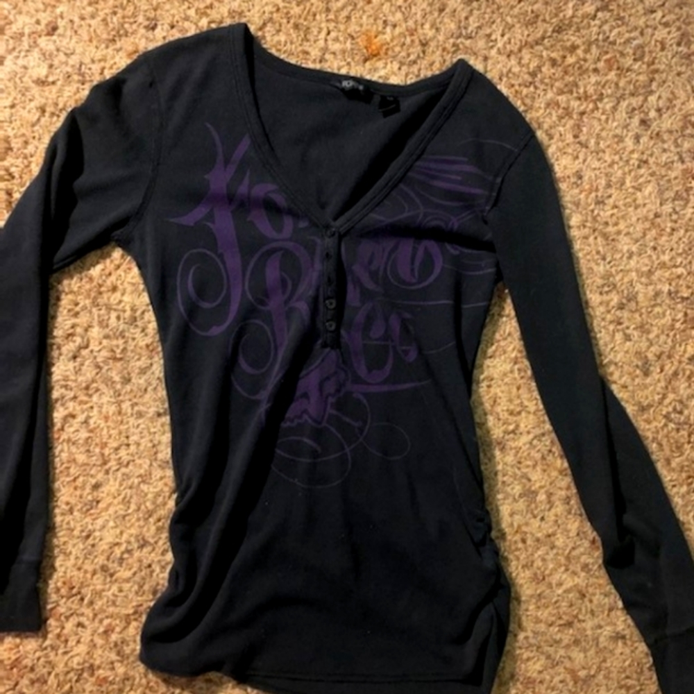 Women's long sleeve v neck shirt